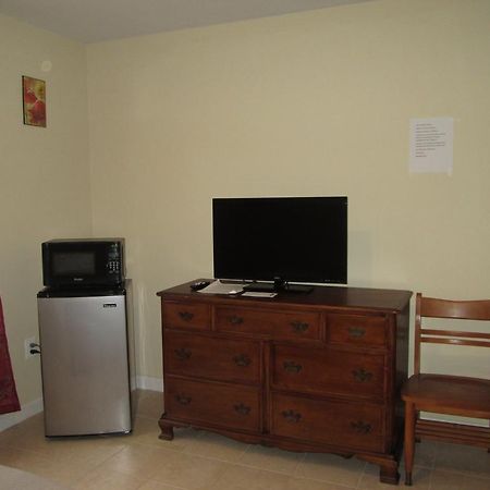 Misquamicut Beach Front Inn Westerly Extérieur photo