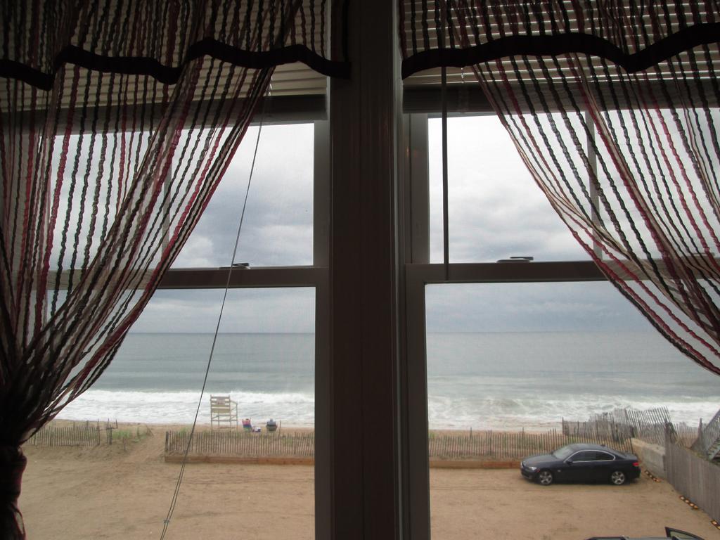 Misquamicut Beach Front Inn Westerly Extérieur photo