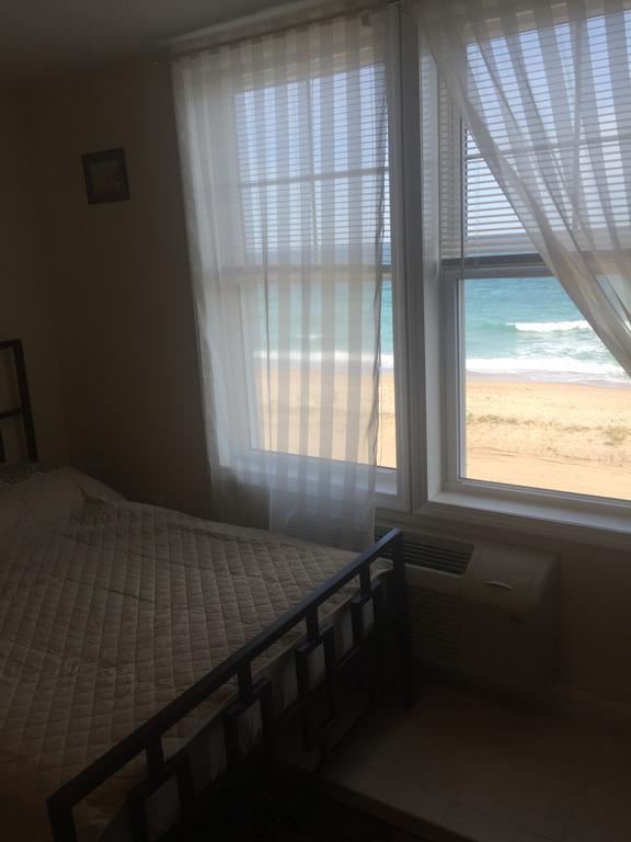 Misquamicut Beach Front Inn Westerly Extérieur photo