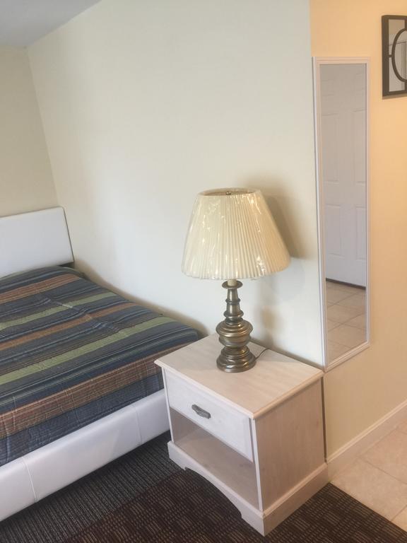 Misquamicut Beach Front Inn Westerly Extérieur photo