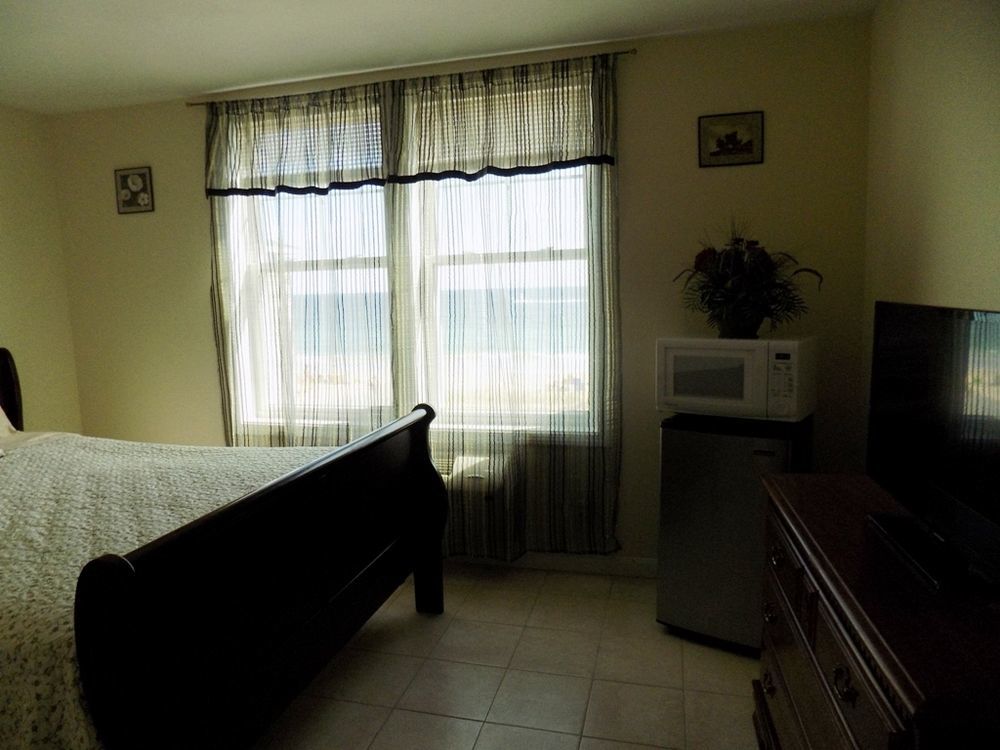 Misquamicut Beach Front Inn Westerly Extérieur photo
