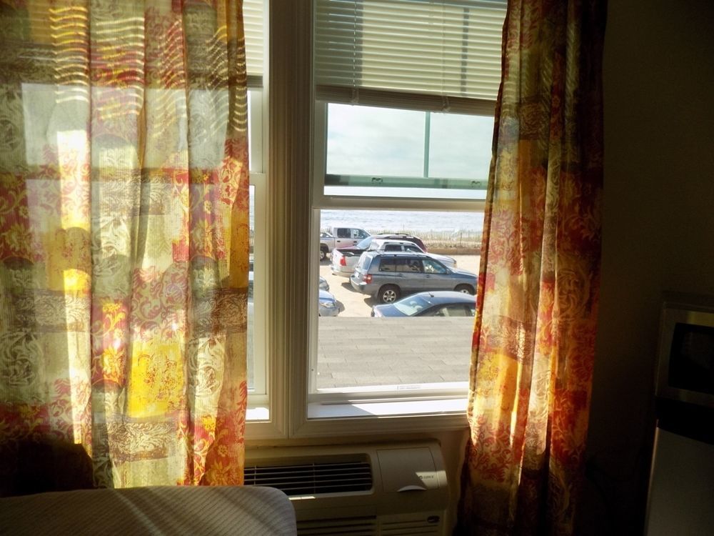 Misquamicut Beach Front Inn Westerly Extérieur photo