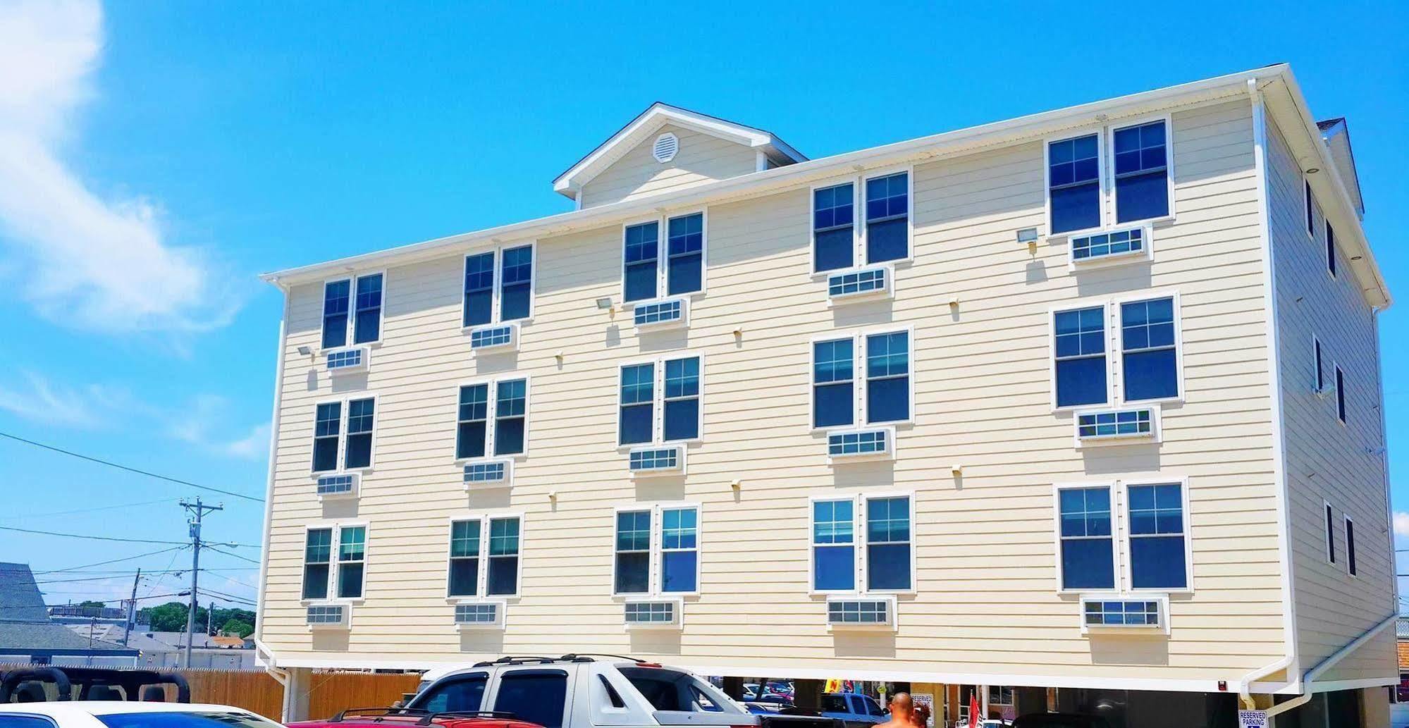 Misquamicut Beach Front Inn Westerly Extérieur photo