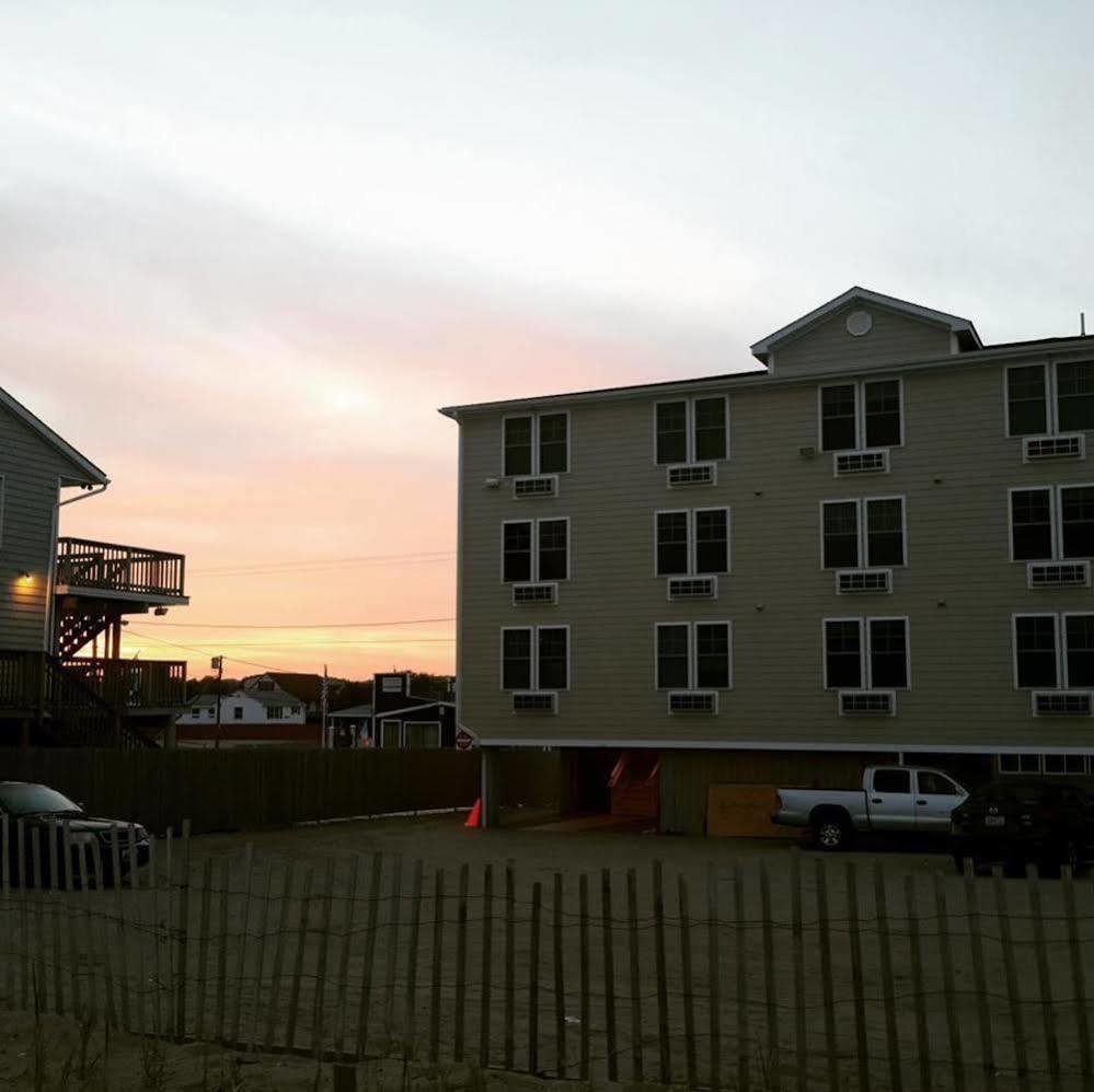 Misquamicut Beach Front Inn Westerly Extérieur photo