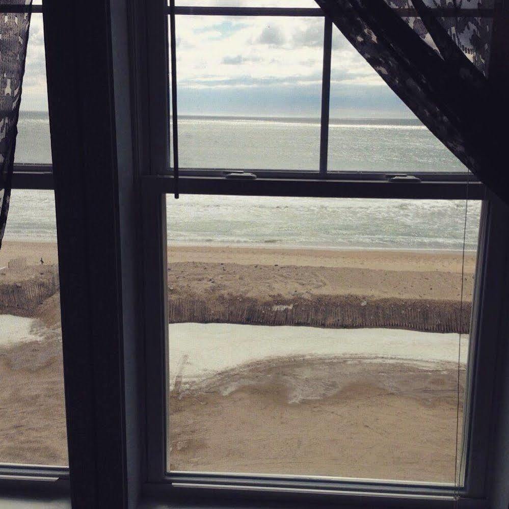 Misquamicut Beach Front Inn Westerly Extérieur photo
