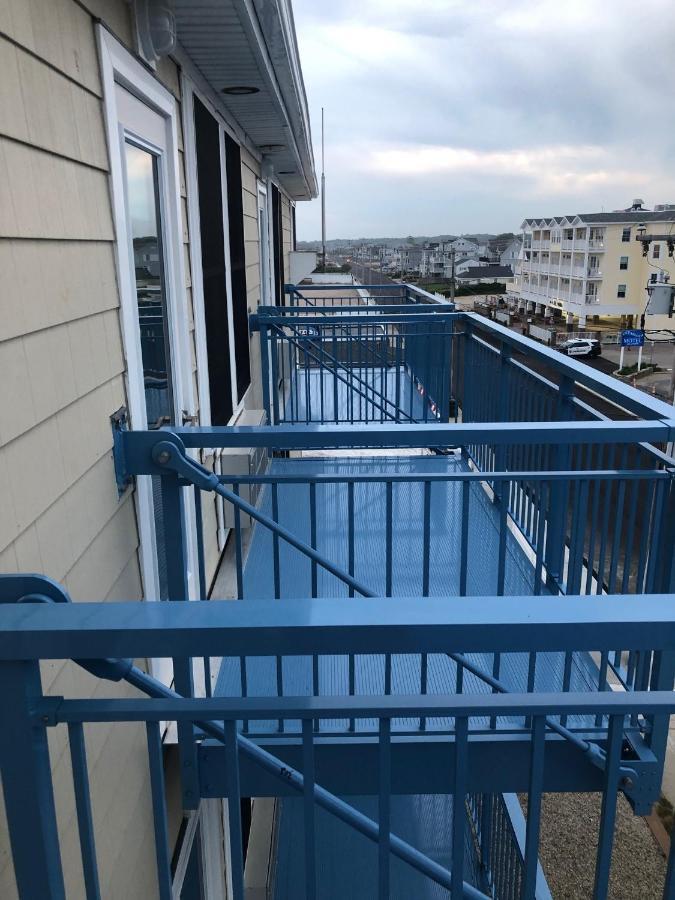 Misquamicut Beach Front Inn Westerly Extérieur photo