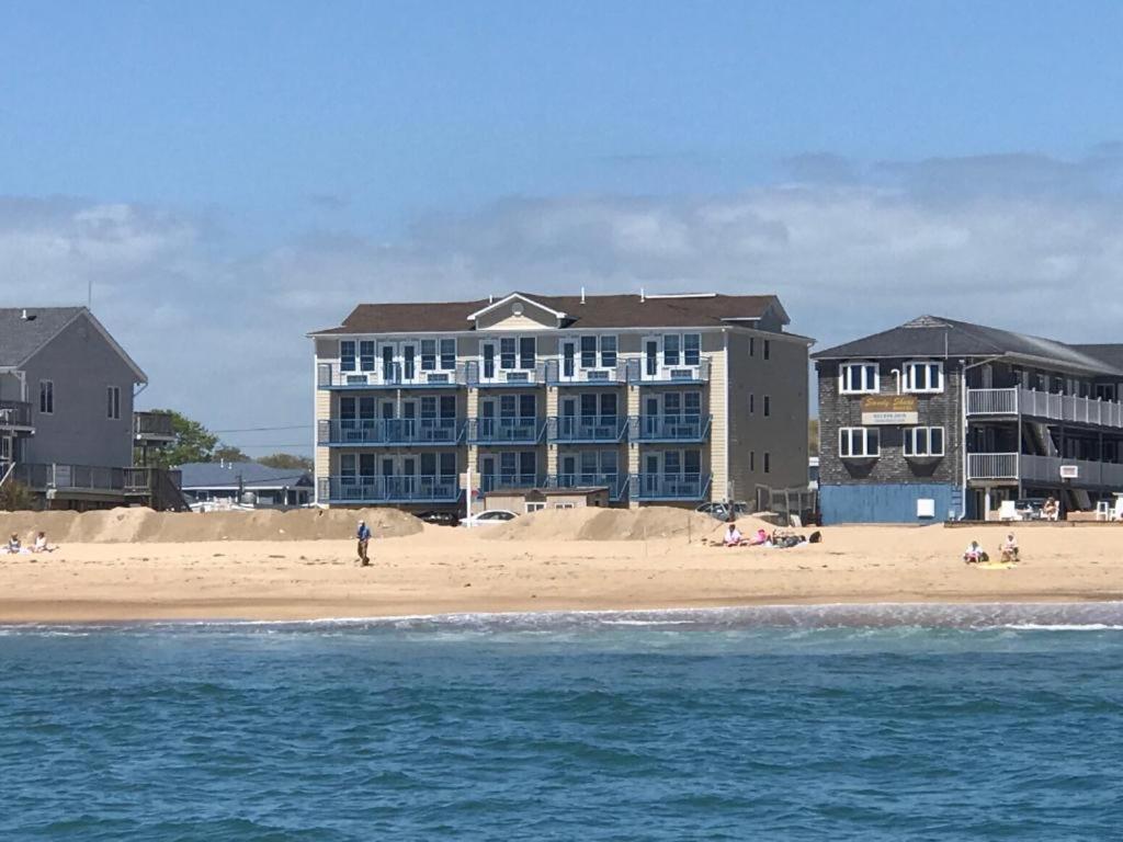 Misquamicut Beach Front Inn Westerly Extérieur photo